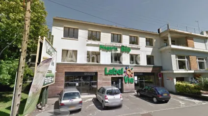 Location local commercial Wasquehal sur axe à fort passage avec parking - Offre immobilière - Arthur Loyd