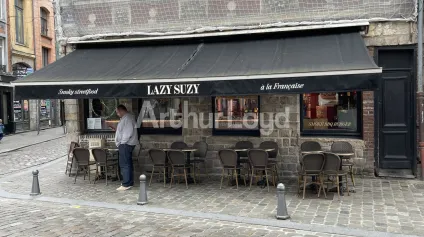 Location immeuble à usage commercial Vieux Lille avec vitrine rue passante - Offre immobilière - Arthur Loyd