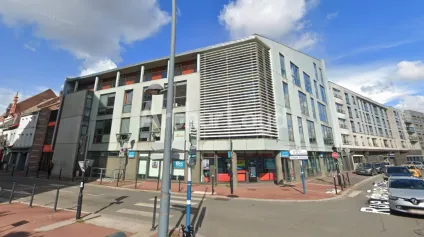Bureaux à louer à Tourcoing - Immeuble ERP 5, climatisé avec terrasse et jardin privatif - Offre immobilière - Arthur Loyd