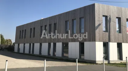 Bureaux à louer à Saint-Nicolas immeuble neuf proche gare parking privatif - Offre immobilière - Arthur Loyd