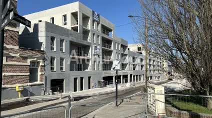 Vente local commercial 509 m² Valenciennes avec parking privatif et visibilité - Offre immobilière - Arthur Loyd