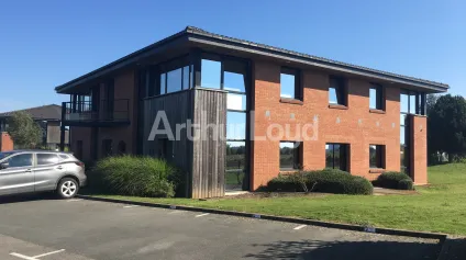 Bureaux à louer à Arras avec parking terrasse et climatisation - Offre immobilière - Arthur Loyd