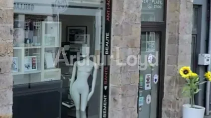 Location local commercial à Valenciennes surface de 93,2 m2 en centre-ville - Offre immobilière - Arthur Loyd