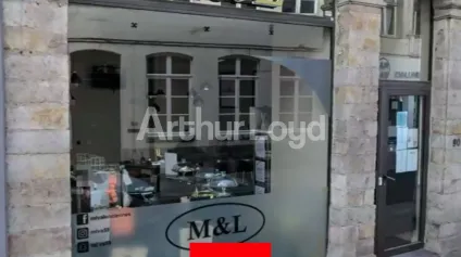 Location local commercial Valenciennes surface de plain-pied de 847 m2 - Offre immobilière - Arthur Loyd