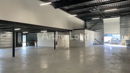 Entrepôt avec bureaux à vendre ou louer à Sin-le-Noble parking public - Offre immobilière - Arthur Loyd