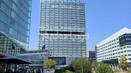 À louer - Bureaux rénovés dans immeuble emblématique au coeur de Lille, avec accessibilité optimale et services premium - Offre immobilière - Arthur Loyd