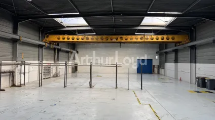 Entrepôt atelier à vendre à Neuville-en-Ferrain bureaux et accès frontière belge - Offre immobilière - Arthur Loyd