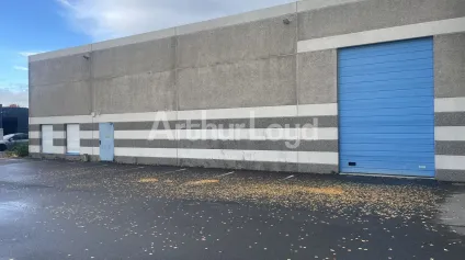 Entrepôt indépendant à louer à Carvin accès direct autoroute A1 bureaux - Offre immobilière - Arthur Loyd