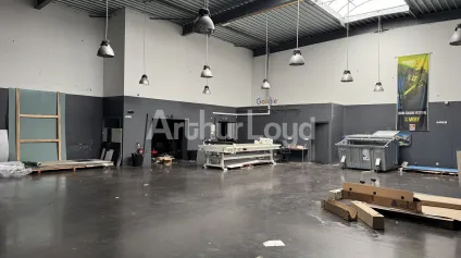 Entrepot à louer à Roncq accès rapide autoroute A22 grande hauteur - Offre immobilière - Arthur Loyd