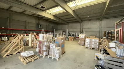 Entrepôt 400 m2 à louer à Seclin avec parc sécurisé et bureaux - Offre immobilière - Arthur Loyd