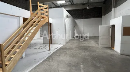 Locaux d activité à louer à La Madeleine proche axes routiers et Vieux Lille - Offre immobilière - Arthur Loyd