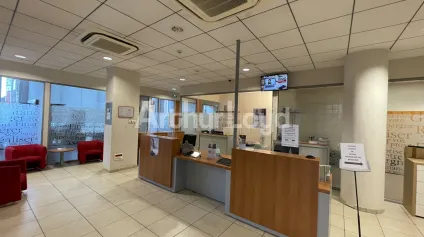 Bureaux à vendre centre ville de Douai parking public gratuit proche - Offre immobilière - Arthur Loyd