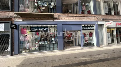 Cession local commercial &agrave; Dunkerque avec vitrine s&eacute;curis&eacute; et emplacement strat&eacute;gique - Offre immobilière - Arthur Loyd