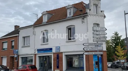 Location local commercial Douai angle visibilité entrée de ville 83 m² - Offre immobilière - Arthur Loyd