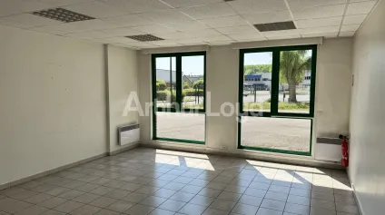 Locaux d activité à louer à Bondues emplacement premium accès rapide - Offre immobilière - Arthur Loyd