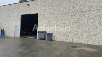Entrepôt - showroom en location secteur Arras Sainte Catherine - Offre immobilière - Arthur Loyd