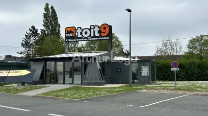 Location local commercial à Seclin visibilité optimale face à l autoroute A1 - Offre immobilière - Arthur Loyd