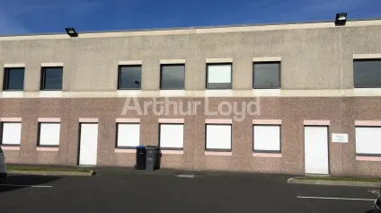 Bureaux à louer Monchy-le-Preux accès immédiat A1 surface rénovée - Offre immobilière - Arthur Loyd