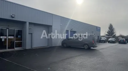 Locaux d'activité à louer à Douai avec accès immédiat autoroute A21 - Offre immobilière - Arthur Loyd