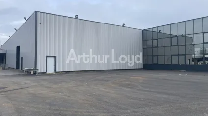 Entrepôt et bureaux à louer - axe A1 - Libercourt - Offre immobilière - Arthur Loyd