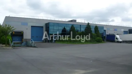 Entrepôt à louer à Roncq accès immédiat autoroute A22 double quai - Offre immobilière - Arthur Loyd