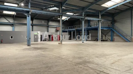 Entrepôt avec bureaux à louer à Trith-Saint-Léger accès autoroute A2 facilité - Offre immobilière - Arthur Loyd