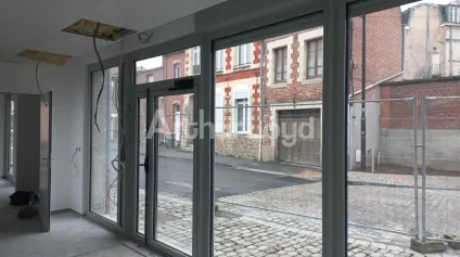 Local commercial de 160 m² à vendre ou à louer - Emplacement stratégique à Valenciennes - Offre immobilière - Arthur Loyd