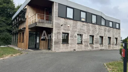 Bureaux à louer à Sainghin-en-Mélantois parking privatif environnement verdoyant - Offre immobilière - Arthur Loyd