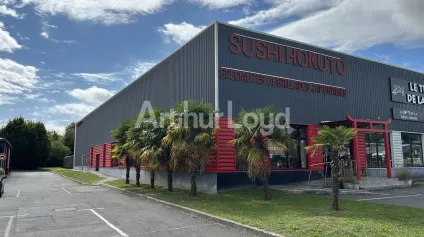 Location local commercial à Bruay-la-Buissière 400 m² rénové avec parking - Offre immobilière - Arthur Loyd