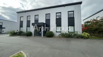 Immeuble tertiaire indépendant à louer ai CIT de Roncq - Offre immobilière - Arthur Loyd