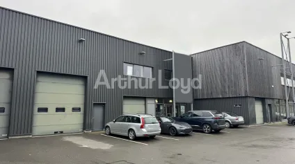 Entrep&ocirc;t &agrave; louer &agrave; La Chapelle-d'Armenti&egrave;res acc&egrave;s rapide axes routiers - Offre immobilière - Arthur Loyd