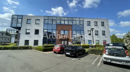 Bureaux à louer ou vendre à Wasquehal avec parkings privatifs modernes - Offre immobilière - Arthur Loyd