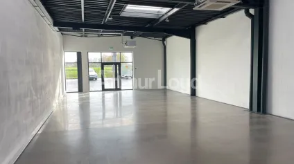 Show-room et stockage à louer - Arras - Offre immobilière - Arthur Loyd