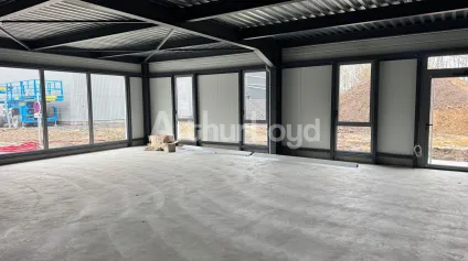 Location entrep&ocirc;t et bureaux &agrave; Hellemmes-Lille acc&egrave;s autoroute et centre commercial - Offre immobilière - Arthur Loyd