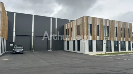 Locaux d'activité à vendre ou à louer à Leers dans parc neuf accessible - Offre immobilière - Arthur Loyd