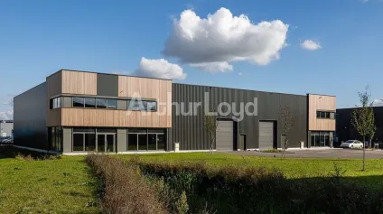 Locaux d&rsquo;activit&eacute;s neufs &agrave; vendre ou &agrave; louer &agrave; La Chapelle d&rsquo;Armenti&egrave;res avec entrep&ocirc;ts - Offre immobilière - Arthur Loyd