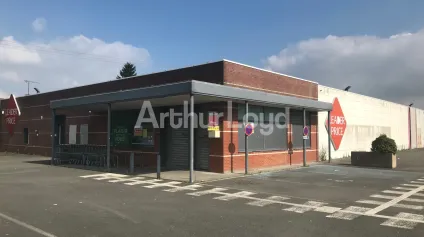 Vente local commercial à Marconne avec parking de plus de 80 places - Offre immobilière - Arthur Loyd