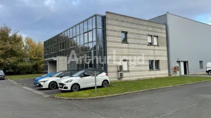 Local d'activités à louer à Cuincy avec grand parking sécurisé - Offre immobilière - Arthur Loyd