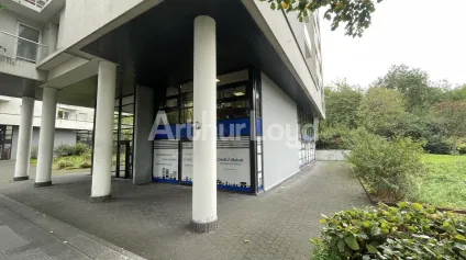 Local commercial à Lille avec large vitrine et parkings inclus - Offre immobilière - Arthur Loyd