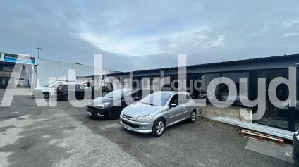 Location cellule commerciale brut de b&eacute;ton &agrave; Lomme forte visibilit&eacute; - Offre immobilière - Arthur Loyd