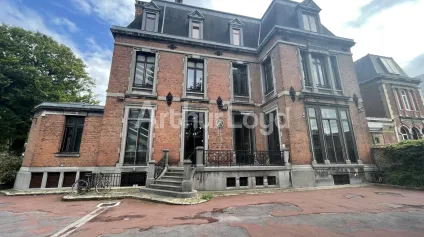 Bureaux d'Exception à Louer ou à Vendre à Roubaix - Immeuble ERP avec Prestations Haut de Gamme - Offre immobilière - Arthur Loyd