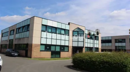 Bureaux haut de gamme à louer – Accès optimal, parking privé, environnement moderne - Offre immobilière - Arthur Loyd
