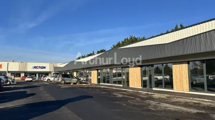 Locaux commerciaux à louer à Brebières flexible et attractif en zone dynamique - Offre immobilière - Arthur Loyd