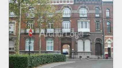 Immeuble de Bureaux indépendant avec cachet , à vendre en centre-ville de Valenciennes - Offre immobilière - Arthur Loyd