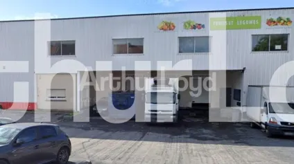 Local commercial à louer à Anzin surface 3500 m² mezzanine et parking - Offre immobilière - Arthur Loyd