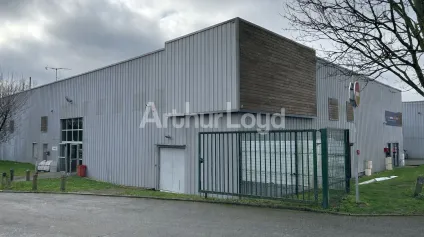 Entrepot &agrave; louer &agrave; Villeneuve dAscq avec showroom et acc&egrave;s rapide - Offre immobilière - Arthur Loyd
