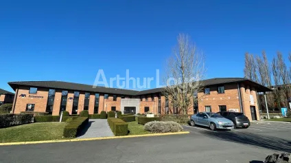 Bureaux à louer à Lezennes proche Lille plateau lumineux et fibré - Offre immobilière - Arthur Loyd