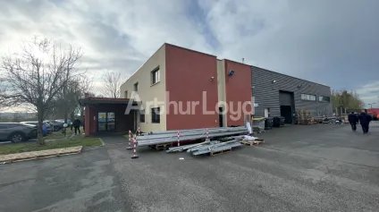 Locaux d'activité à louer à Cuincy bureaux climatisés et fibre optique - Offre immobilière - Arthur Loyd
