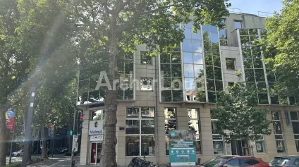 Bureaux &agrave; vendre &agrave; Lille avec terrasse privative et locaux r&eacute;nov&eacute;s - Offre immobilière - Arthur Loyd