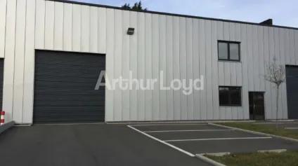 Entrepôt à louer à Tourcoing avec parc privatif et accès autoroute A22 - Offre immobilière - Arthur Loyd